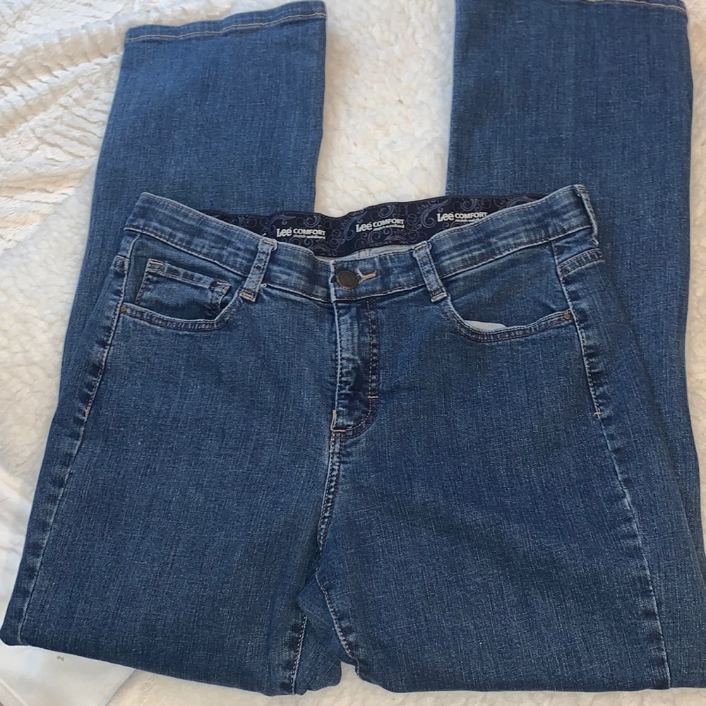 Lee Comfort Stretch Waistband Bootcut Petite Jeans. No Size tag. EUC​